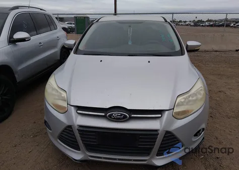 2013 Ford Focus Se z USA, uszkodzony, nr VIN 1FADP3F26DL240302